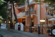 Hotel Fra i Pini a Viserbella di Rimini Hotel Fra i Pini a Viserbella di Rimini